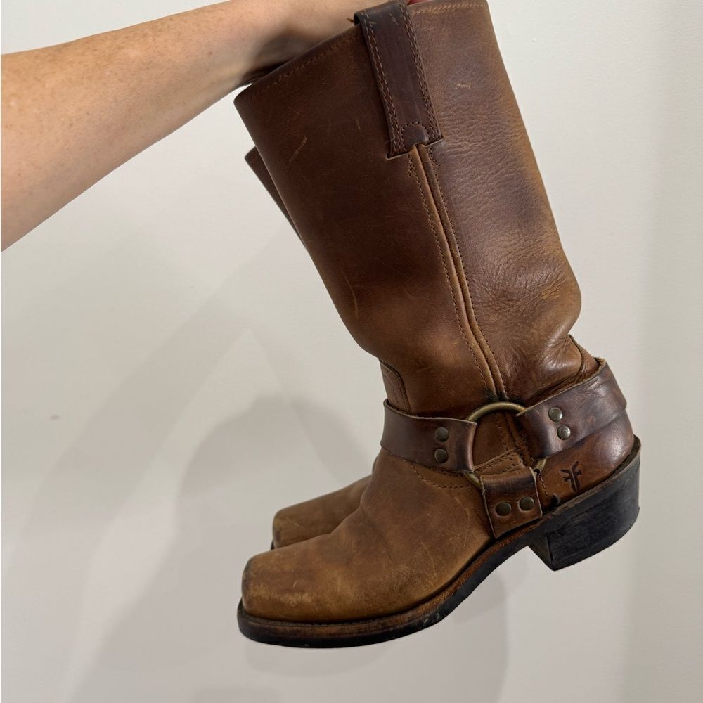 $499 Frye Harness 12R Tan Brown Cavalry Western Cowboy Harness Distressed Boot - Picture 11 of 15